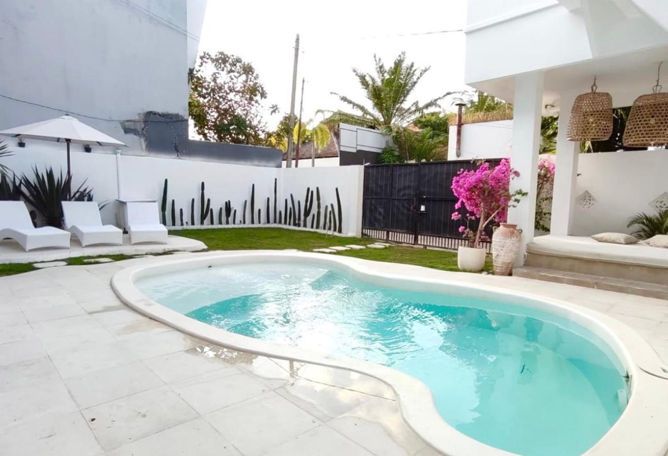 Casa De Lupe 5 Bedroom Villa In Kerobokan 세미냑 외부 사진
