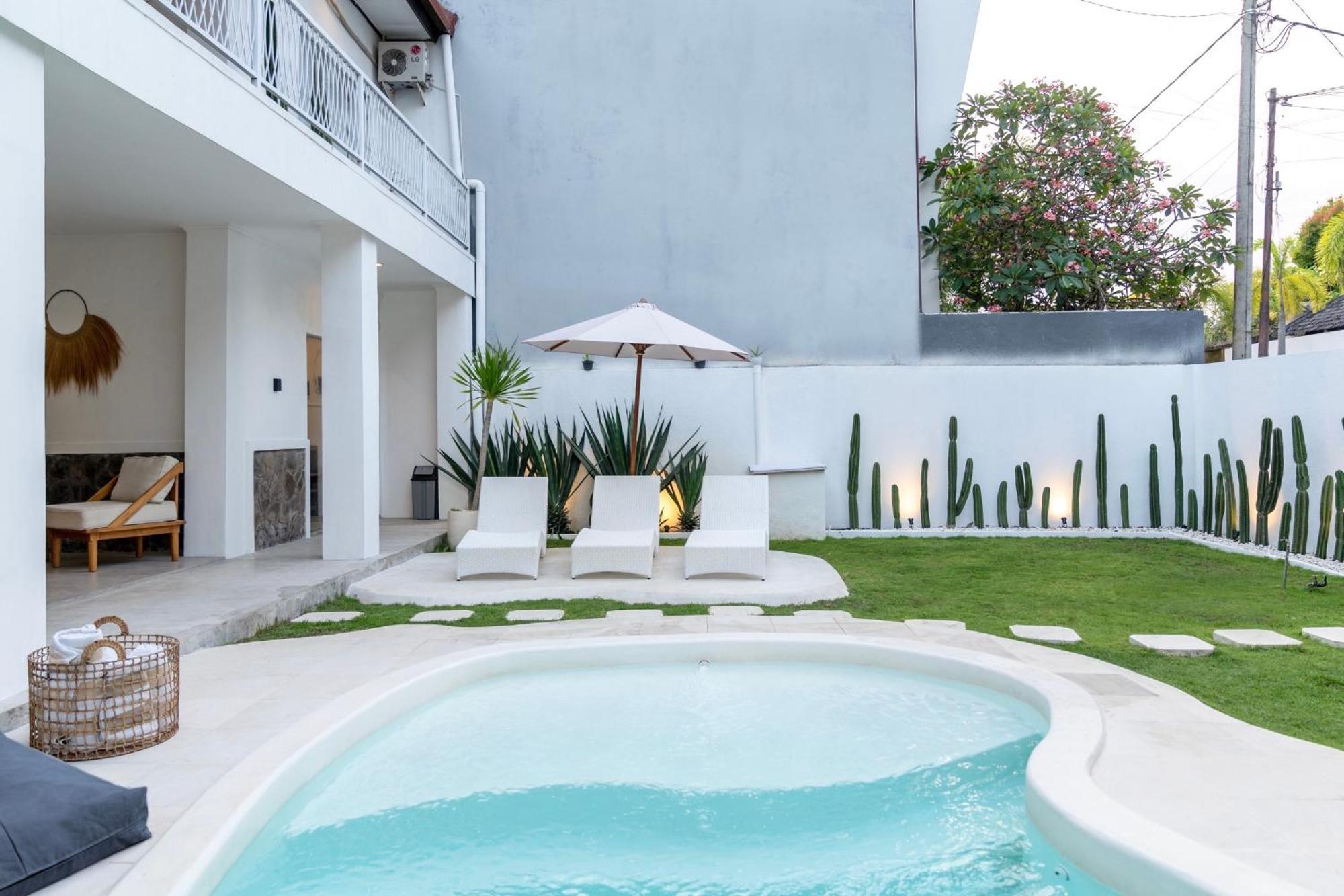 Casa De Lupe 5 Bedroom Villa In Kerobokan 세미냑 외부 사진