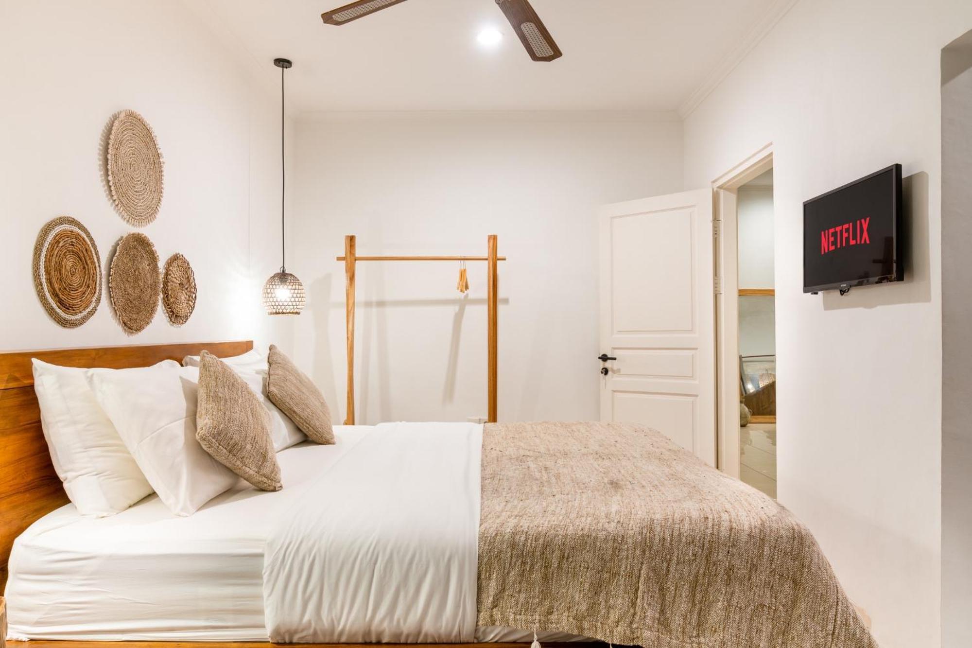 Casa De Lupe 5 Bedroom Villa In Kerobokan 세미냑 외부 사진