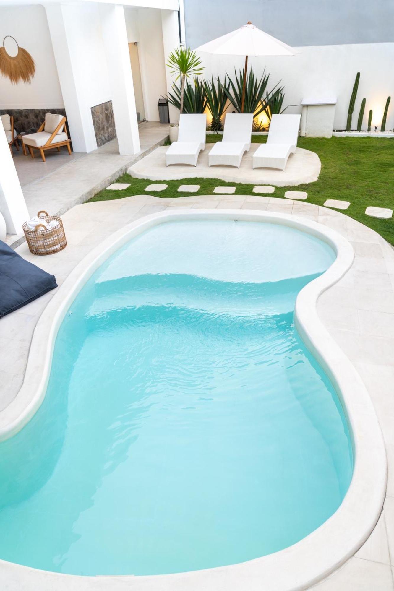 Casa De Lupe 5 Bedroom Villa In Kerobokan 세미냑 외부 사진
