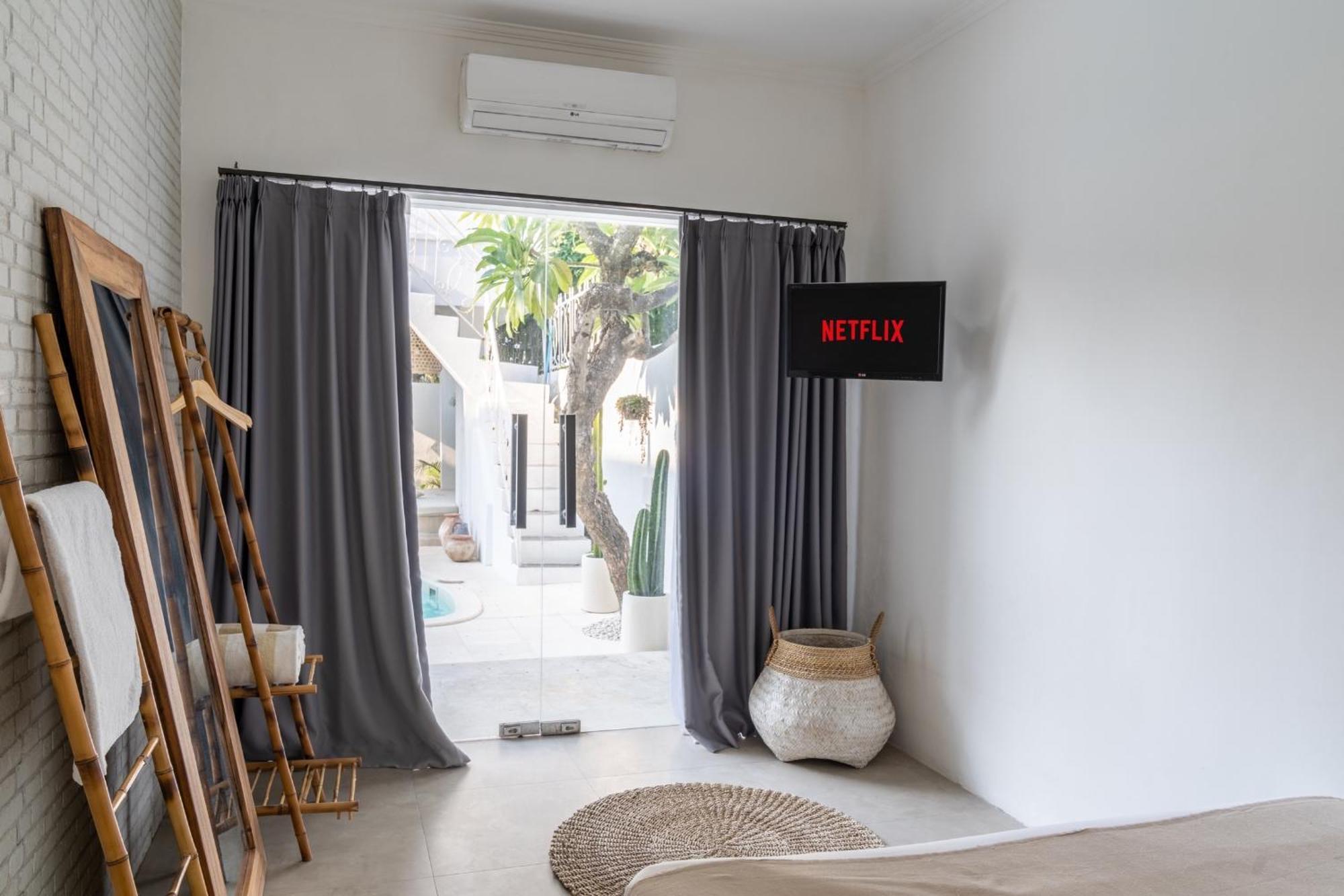 Casa De Lupe 5 Bedroom Villa In Kerobokan 세미냑 외부 사진